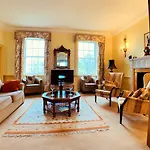 F2 Charming City Centre Apartment Full Of Character